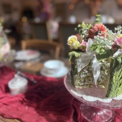 The Cobblestone Cottage - Table decoration