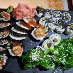 Salmon Sushi Ramen - Pyszny zestawik dla dwóch koleżanek. Najadlyśmy się obie.