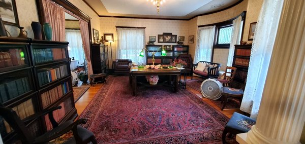 Seelye Mansion by null