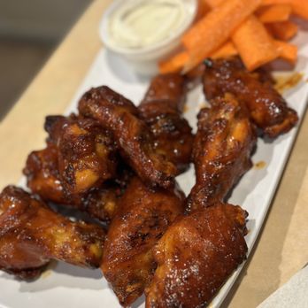 Nik n Willies Pizza of Mammoth - 10 piece hot wings! Soooo tasty!!!! - Pizza Near Me - Mammoth Lakes, California Nik n Willies Pizza of Mammoth - 10 piece hot wings! Soooo tasty!!!! - Pizza Near Me - Mammoth Lakes, California
