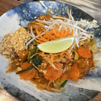 Lungo Thai Eatery - Pad Thai - Chicken - Breakfast & Brunch Near Me - Mountain View, California