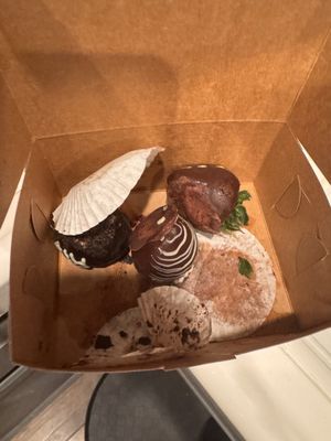 Vegas Bakery by null