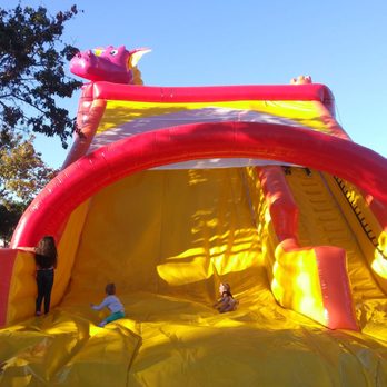 ABC Tree Farms - Basically this a review of the Red Dragon Dungeon Master inferno Slide 3000 The best bouncy slide on the west coast  Prove me wrong. - Pumpkin Patches Near Me - San Jose, California
