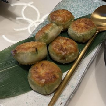Supreme Dumplings - Mini Pan-Fried Chive Pies - Shanghainese Near Me - Honolulu, Hawaii Supreme Dumplings - Mini Pan-Fried Chive Pies - Shanghainese Near Me - Honolulu, Hawaii