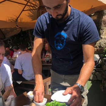 Nessun Dorma - Simone showing us how it is done! - Tapas/Small Plates Near Me - Manarola, SP