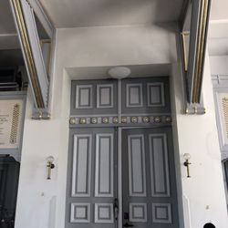 Martinskirche - Die schöne Tür des Eingangs. The beautiful door of the entrance.