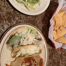 La Villa Mexican Restaurant - Tamale, hard and soft shell taco and guac