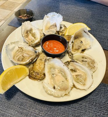 Monroe Bay Oysterette by null