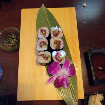 Kimu Sushi - Tuna cut roll - Sushi Bars Near Me - Long Beach, California