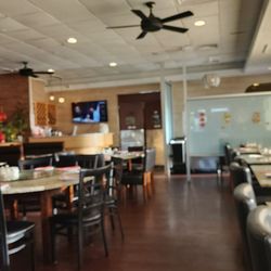 Peter's Kitchen China Bistro - Empty