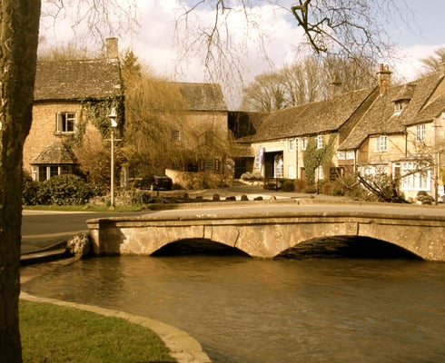 Bourton-on-the-Water by null