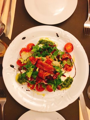 Photo of Osteria da Clara - Prague, PR, CZ. Mediteran Salad with grilled Red Pepper and Mozzarella