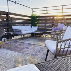 Ira Lounge