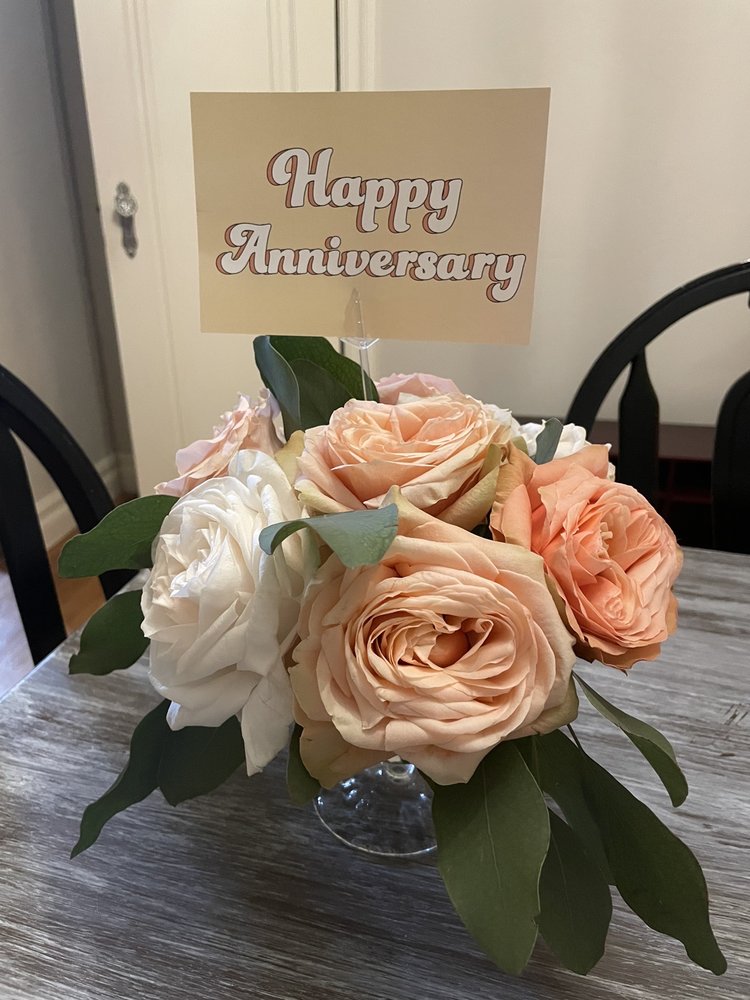 CURBSIDE FLOWERS Updated October 2024 20 Photos 522 N Classen