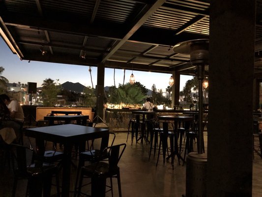 Dalton Gin Bar by null