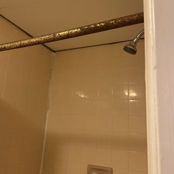 Surfside Motel-Seaside Heights - Rusty towel bar in the bathroom - Hotels Near Me - Seaside Heights, New Jersey