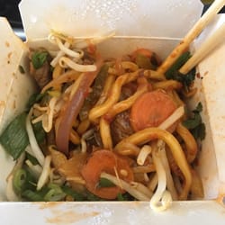 Dan dan noodles with beef, regular size, tossed