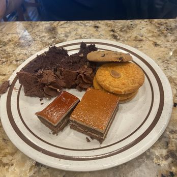 Paradise Buffet - Husband's desserts - Buffets Near Me - Montebello, California Paradise Buffet - Husband's desserts - Buffets Near Me - Montebello, California