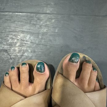 GG Salon - My gel Xmas pedicure by Mai - Nail Salons Near Me - Sacramento, California GG Salon - My gel Xmas pedicure by Mai - Nail Salons Near Me - Sacramento, California