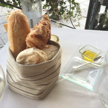 Do Leoni - Bread with olive oil - Italian Near Me - Venezia, VE Do Leoni - Bread with olive oil - Italian Near Me - Venezia, VE