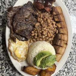 Carolina Bar y cocina - Bandeja paisa