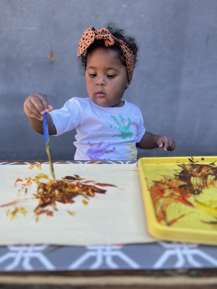 Little Sunshine Childcare - childcare center in North Hollywood, CA