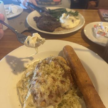 Applebee's Grill + Bar - Chicken Parmesan - American Near Me - Columbus, Indiana Applebee's Grill + Bar - Chicken Parmesan - American Near Me - Columbus, Indiana