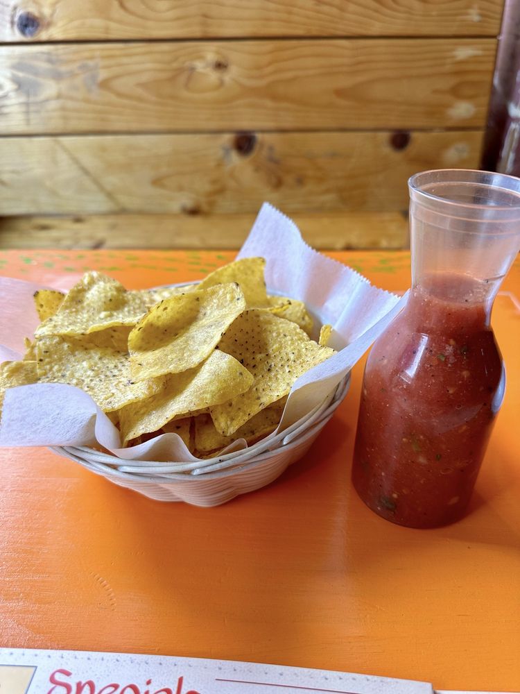 Los Portales Restaurant & Grocery