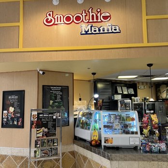 Smoothie Mania - the inside of a smoothie shop - Juice Bars & Smoothies Near Me - Norfolk, Virginia