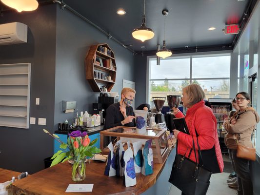 Guilder Coffee Company - Cully Neighborhood (Formerly Junior's Roasted Coffee) by null