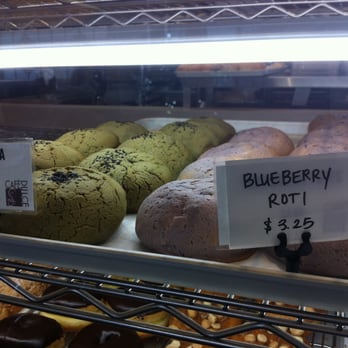 Cafe Dulce - Green Tea and Blueberry Roti - Coffee & Tea Near Me - Los Angeles, California