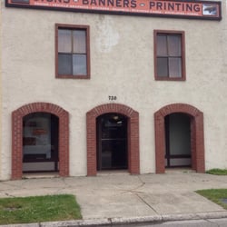 Kodiak Signs & Banners - Front of business on Pine
