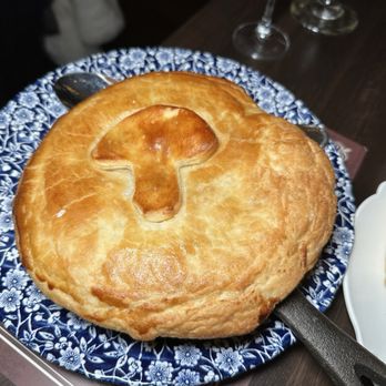 Monarch & Lion - Truffle pot pie - British Near Me - Chicago, Illinois Monarch & Lion - Truffle pot pie - British Near Me - Chicago, Illinois