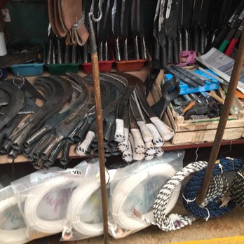 Mercado Indepenciana - Machetes galore! - Shopping Centers Near Me - Morelia, MIC