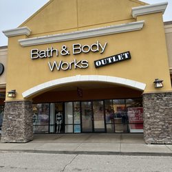 Bath & Body Works - Main entrance