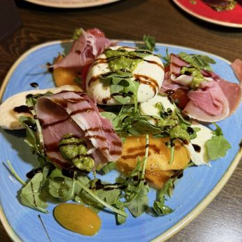 Rebel's Guild - Caprese burrata salad - American Near Me - Boston, Massachusetts Rebel's Guild - Caprese burrata salad - American Near Me - Boston, Massachusetts