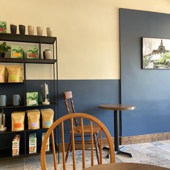 Les Bourrelets Café - They sell coffee beans from Café Pista and Balance torréfacteur - Cafes Near Me - Saint-Laurent, Quebec Les Bourrelets Café - They sell coffee beans from Café Pista and Balance torréfacteur - Cafes Near Me - Saint-Laurent, Quebec