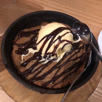 Chili's - Skillet Chocolate Chip Cookie - Bars Near Me - North Olmsted, Ohio Chili's - Skillet Chocolate Chip Cookie - Bars Near Me - North Olmsted, Ohio