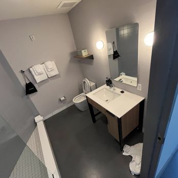 BentoLiving Chestnut Hill - Bathroom still dirty. - Apartments Near Me - Nashville, Tennessee