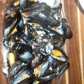 Bracco's Clam and Oyster Bar - Seafood Near Me - Freeport, New York Bracco's Clam and Oyster Bar - Seafood Near Me - Freeport, New York