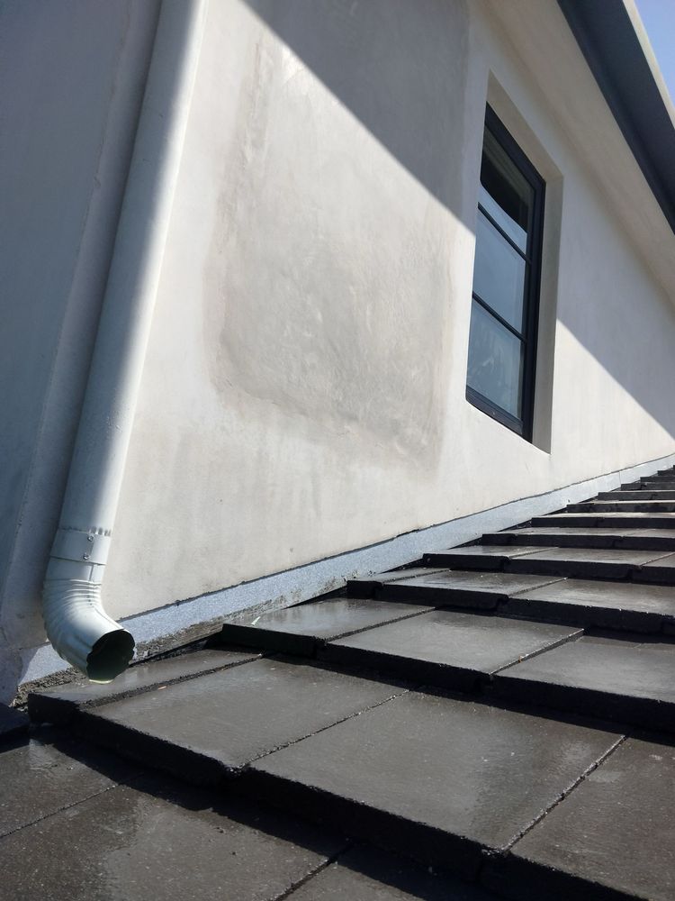 Slide of Modern Builders