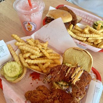 Dave's Hot Chicken - Dave's #3 1 Tender & 1 Slider w/ Fries - Chicken Shop Near Me - Goodyear, Arizona