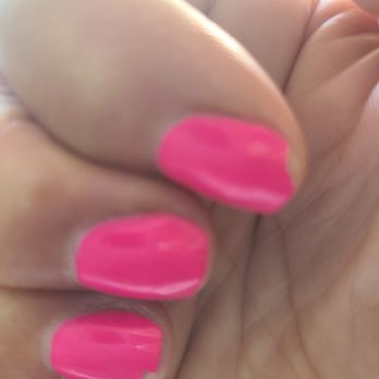 Wasaga Nails - Chipped nails - Nail Salons Near Me - Wasaga Beach, Ontario
