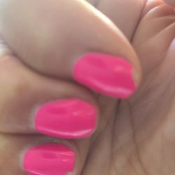 Wasaga Nails - Chipped nails