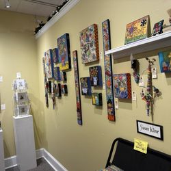 Art In Hand Gallery