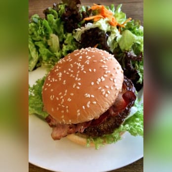 Café Vienna - Genialer, kleiner Bacon-Burger für echt wenig Geld... hausgemacht-lecker - Cafes Near Me - Mannheim, BW Café Vienna - Genialer, kleiner Bacon-Burger für echt wenig Geld... hausgemacht-lecker - Cafes Near Me - Mannheim, BW