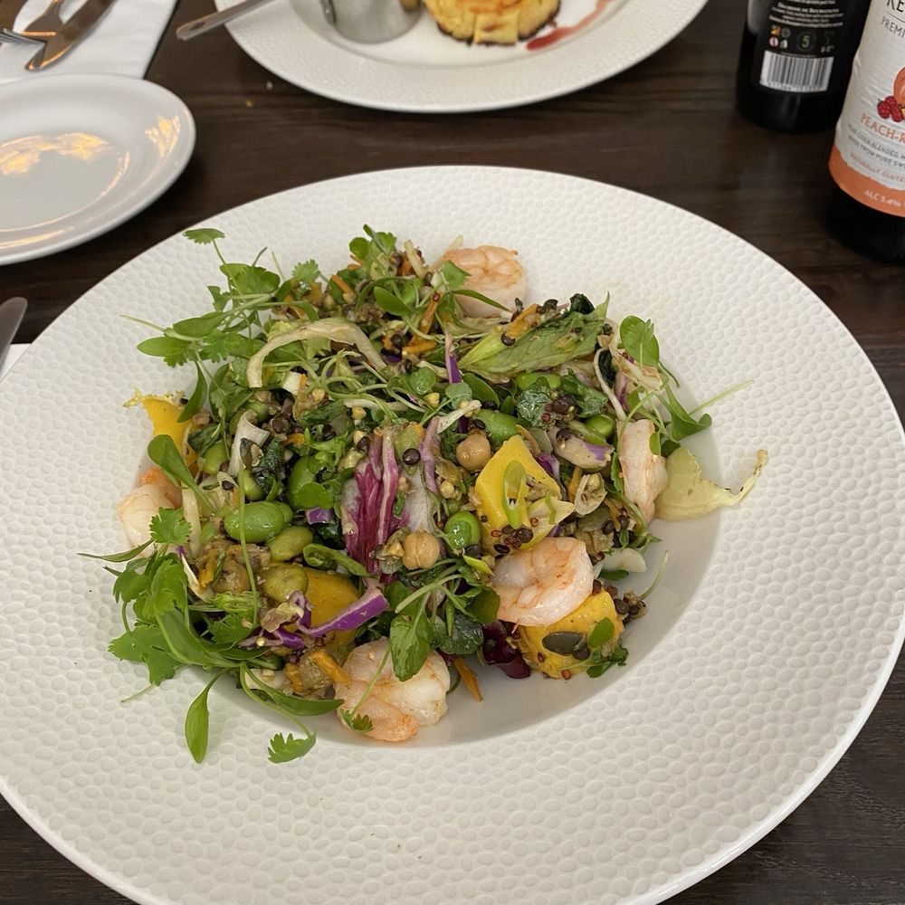 The Lamb - Mango Avocado grain brown with grilled shrimp - British Near Me - London, XGL The Lamb - Mango Avocado grain brown with grilled shrimp - British Near Me - London, XGL