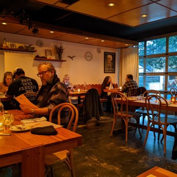 Gabbiano's - Dining room - Italian Near Me - Portland, Oregon Gabbiano's - Dining room - Italian Near Me - Portland, Oregon