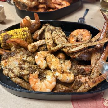 Meet Crab - snow crab, headless shrimp, corn, sausage - Seafood Near Me - Albuquerque, New Mexico
