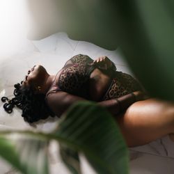 LeZandra Photography - Norfolk Boudoir Studio